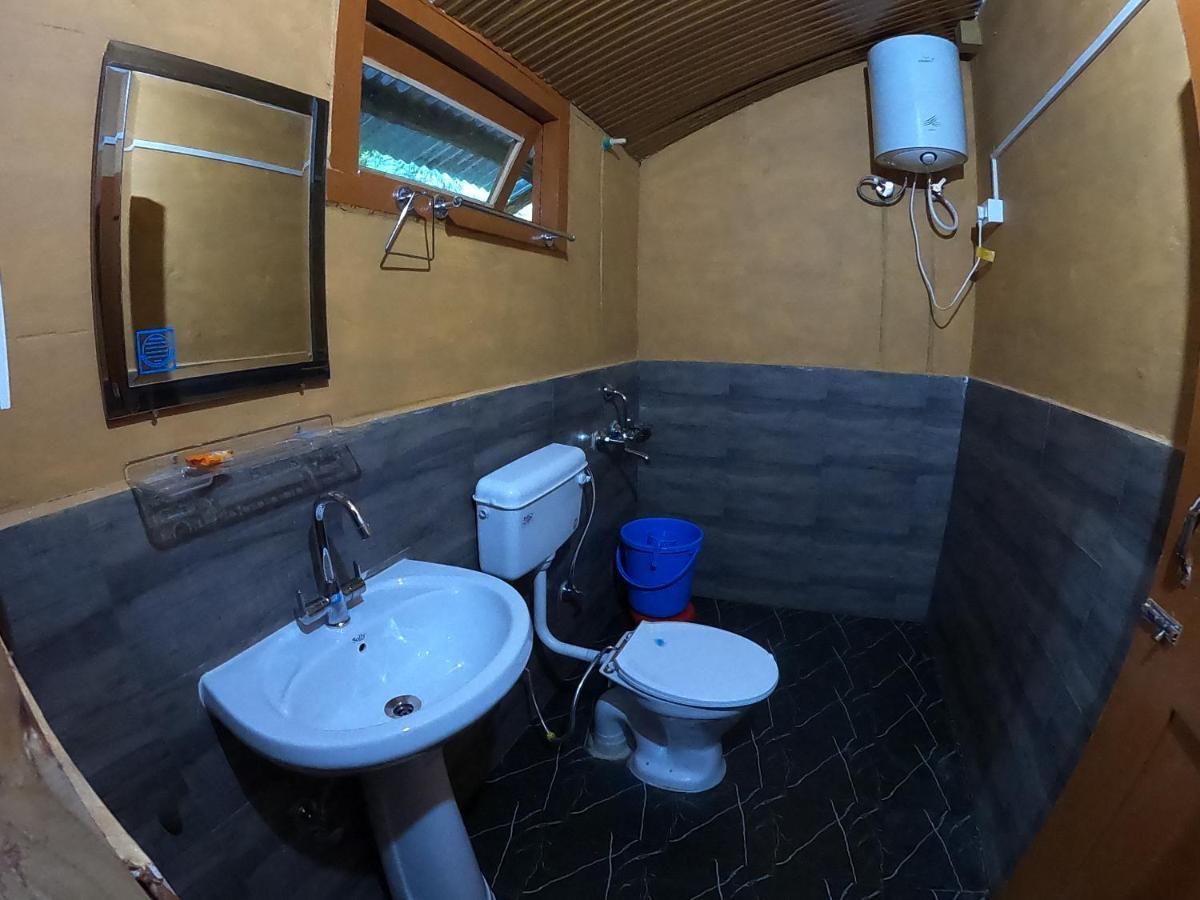 Reverberate Cafe & Cottages - Negi'S Place Jibhi Buitenkant foto