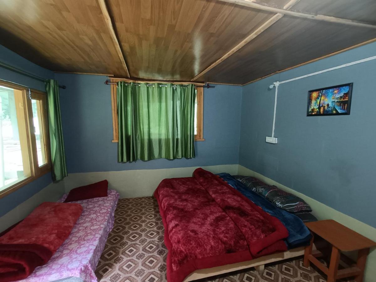 Reverberate Cafe & Cottages - Negi'S Place Jibhi Buitenkant foto